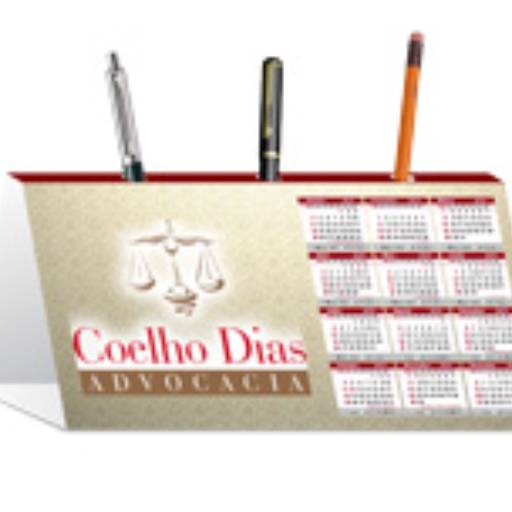 CALENDÁRIO DE MESA PORTA CANETAS HORIZONTAL COUCHÊ 275G em São José do Rio Preto, SP por Public Gráfica e Brindes