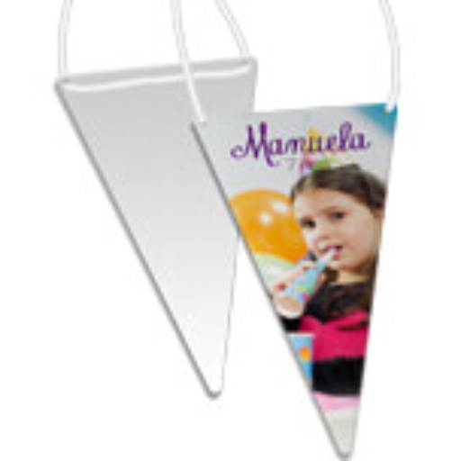 Bandeirolas - Papel coche 275 G em São José do Rio Preto, SP por Public Gráfica e Brindes