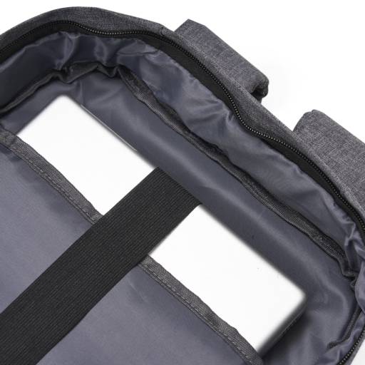 14778 Mochila Poliéster com Bloqueador RFID em São José do Rio Preto, SP por Public Gráfica e Brindes