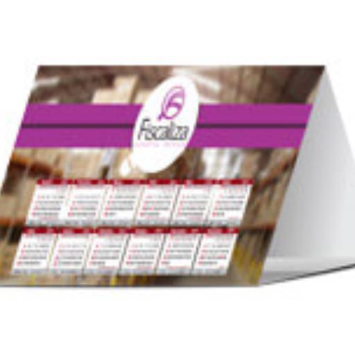 CALENDÁRIO DE MESA BÁSICO COUCHÊ 250G VERNIZ UV TOTAL FRENTE - 4X0 em São José do Rio Preto, SP por Public Gráfica e Brindes