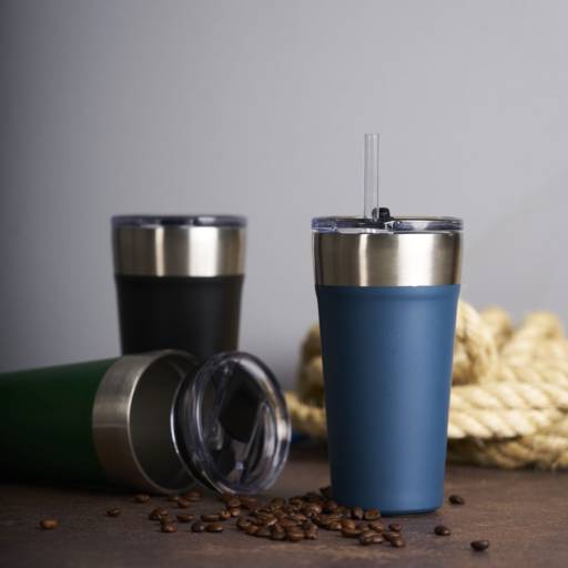 18655 Copo Térmico com Canudo 500ml em São José do Rio Preto, SP por Public Gráfica e Brindes