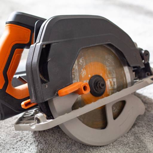 Serra Circular Precisa – Aluguel de Equipamentos em Nova Lima