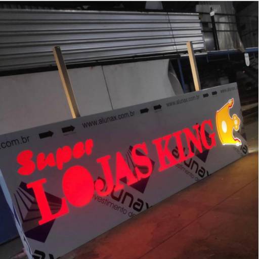 Luminoso - Destaque Iluminado para Sua Marca em São José dos Campos/SP por ACM Vale - Comunicação Visual e Estruturas Metálicas 