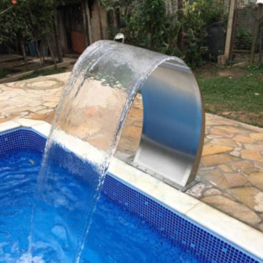 Cascatas e Escadas para Piscina