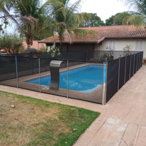 Cerco de Proteção e Capa Térmica para Piscina