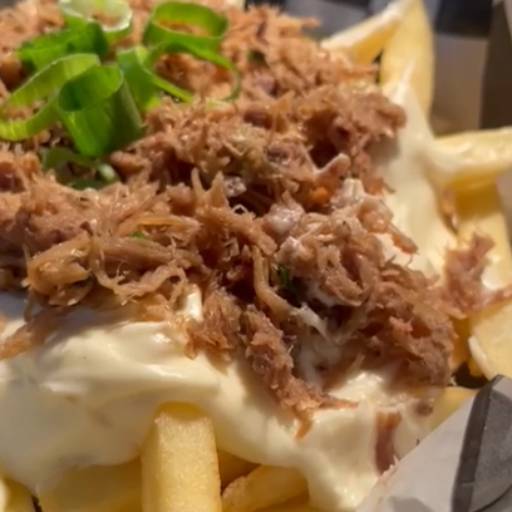 Porção de Batata com Carne e Queijo em Santa Cruz do Rio Pardo SP