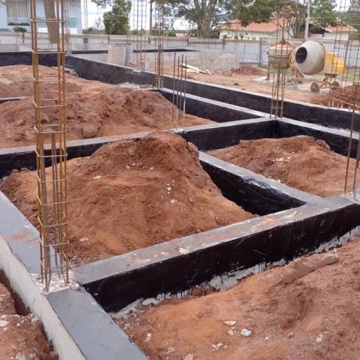 Obra Santa Cristina I etapa fundação e impermeabilização EY 16 em andamento