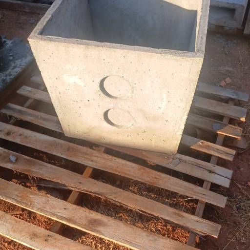 Caixa de Inspeção de Concreto em  Ninho Verde II