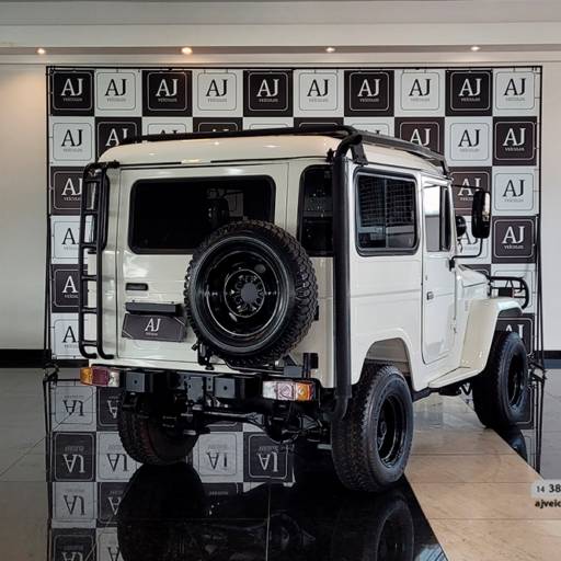 TOYOTA BANDEIRANTE 3.7 4X4 DIESEL TETO RÍGIDO- 1996 em Botucatu, SP por AJ Veículos