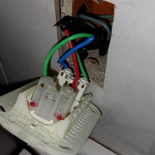 Instalação ou troca de ponto elétrico simples