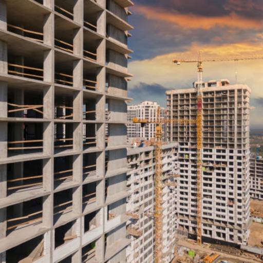 Construções residenciais e comerciais no Rio de Janeiro