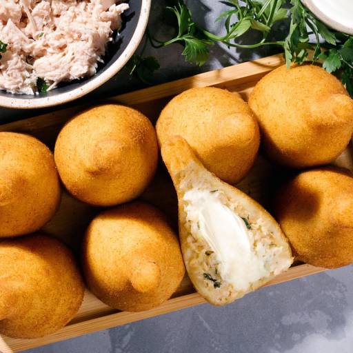 Coxinha de Frango com Requeijão