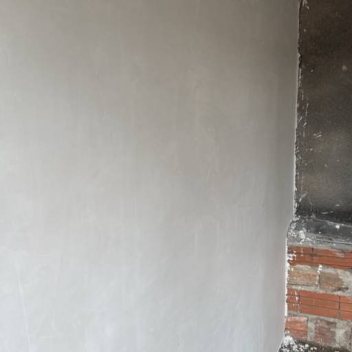 Reboco de Gesso Liso sobre Bloco: Antes e Depois