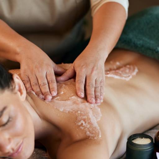 Esfoliação + Hidratação Corporal: Renovação e Maciez para a Pele