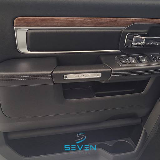 RAM CLASSIC 5.7 V8 32V 4P HEMI LARAMIE AUTOMÁTICO- 2022 em Botucatu, SP por Seven Motors Concessionária