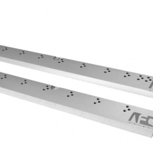 Confecção de facas / lâminas para máquinas guilhotinas, refiladoras e fragmentadoras - WSG Brasil