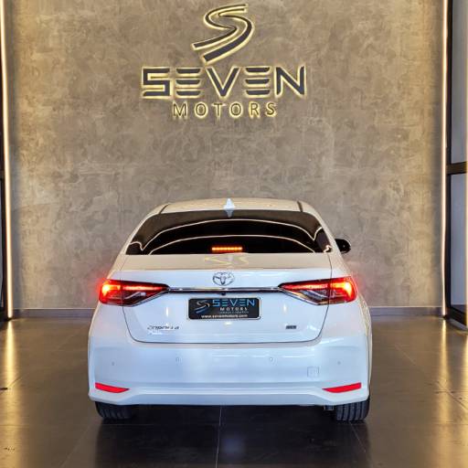 TOYOTA COROLLA 2.0 16v 4p Xei Flex Automático 2024 em Botucatu, SP por Seven Motors Concessionária