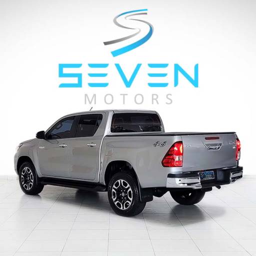 TOYOTA HILUX 2.8 16V SRV 4X4 DIESEL CABINE DUPLA AUTOMÁTICO- 2023/2024 em Botucatu, SP por Seven Motors Concessionária