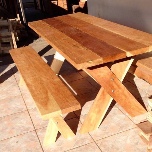 Mesa de madeira  por Madeireira Ipê