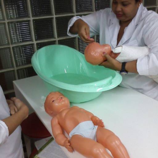 CURSO DE BABÁ E BABYSITTER por Projeta Cursos Profissionalizantes 
