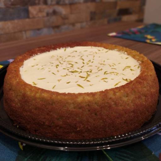 Bolo funcional de limão com cobertura de brigadeiro fake de limão em Jundiaí, SP por Sweet Fit Jundiaí