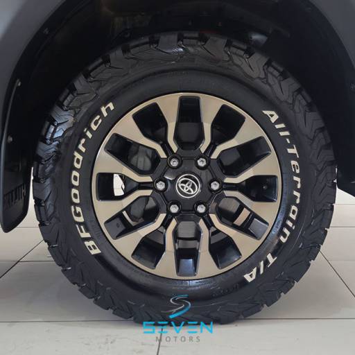 TOYOTA HILUX 2.8 16V GR SPORT 4X4 TURBO DIESEL CABINE DUPLA AUTOMÁTICO- 2022 em Botucatu, SP por Seven Motors Concessionária