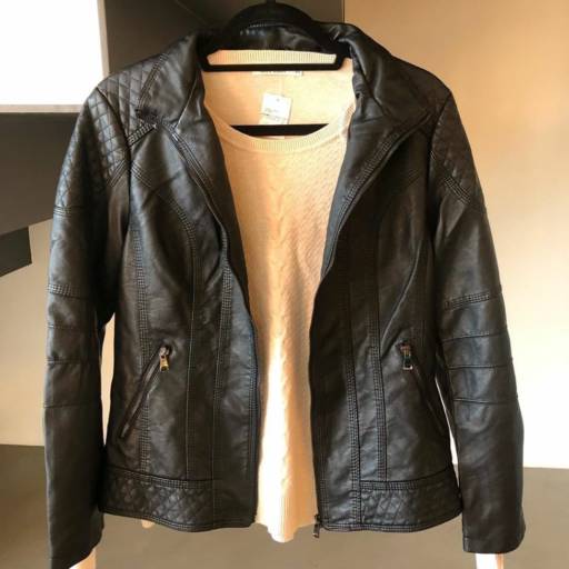 Jaqueta Plus Size de Couro Eco (Semelhante a da Foto Disponível mas Cores e Tamanhos: Café: 46 , Preta: 48 em Bauru, SP por Blessing Store 