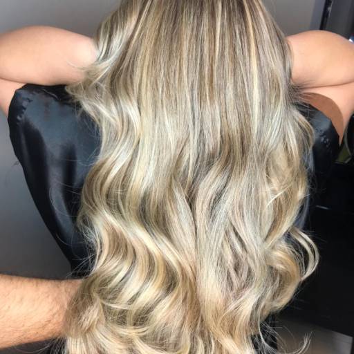 Luzes e Mechas – Ilumine Seu Visual em Bauru por Vie de Luxe
