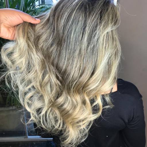Luzes e Mechas – Ilumine Seu Visual em Bauru por Vie de Luxe