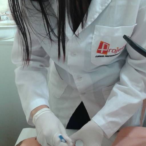 CURSO DE CUIDADOR DE IDOSOS por Projeta Cursos Profissionalizantes 