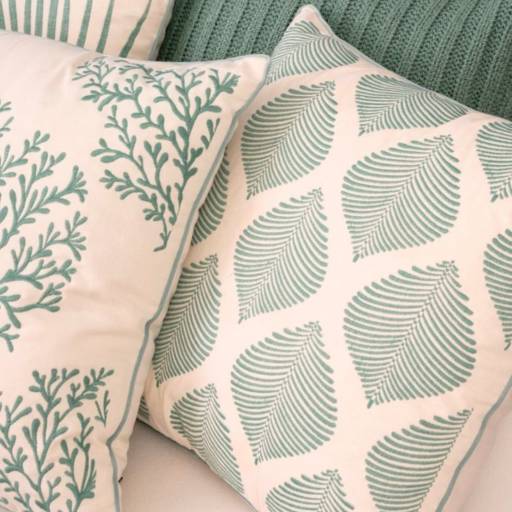 Almofadas Decortextil em Ninho Verde II Eco Residence, SP por Decor Max Casa