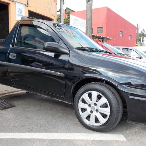 CORSA PICKUP ST 1.6 - 2003 - PRETA - PROTETOR CAÇAMBA + CAPOTA MARITIMA