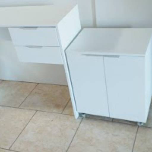 Mesa + Armarinho Larissa Nichos em Bauru, SP por Móveis Fábrica de Sonhos Bauru