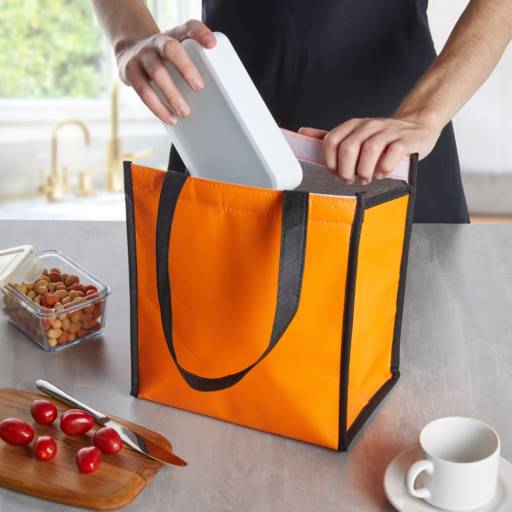 02595 Bolsa Térmica 6 Litros em São José do Rio Preto, SP por Public Gráfica e Brindes