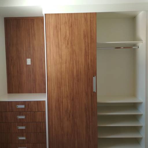 Guarda roupas Casal cor amendola rustica  por M.1 Móveis Planejados