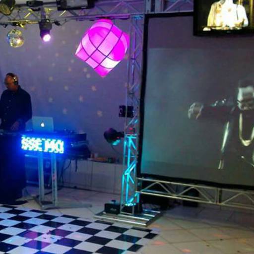 Iluminação para Eventos por DJ Adriano Ribeiro