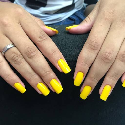 Unhas  por Salão Deixa Cachear