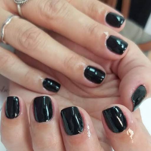 Unhas  por Salão Deixa Cachear