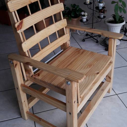 Poltrona de balanço  em Boituva, SP por Duamar Móveis