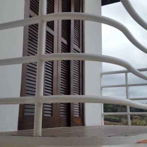 Linda casa e ampla em São Roque-SP / Código do Imóvel: 27677 por Aj Rodrigues Negocios Imobiliarios Ltda