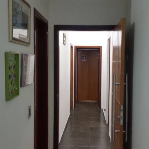 Linda casa e ampla em São Roque-SP / Código do Imóvel: 27677 por Aj Rodrigues Negocios Imobiliarios Ltda