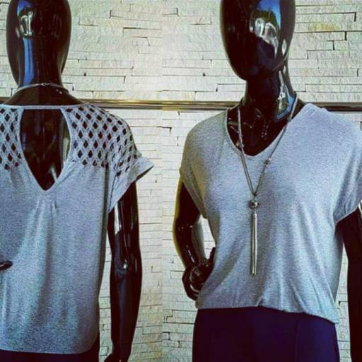 Blusa de Malha c/ Recortes a Laser (Última peça Disponível no Tamanho: 46) em Bauru, SP por Blessing Store 