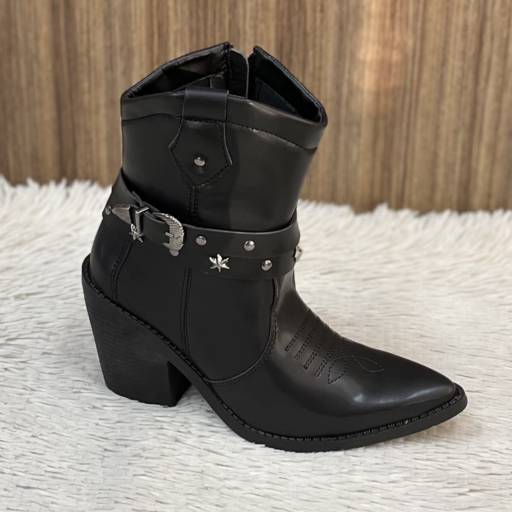 Bota cano curto Felina