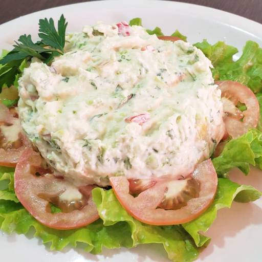 Salada de Salpicão de Frango em Atibaia, SP por Ovos de Ouro Rotisseria & Salgados