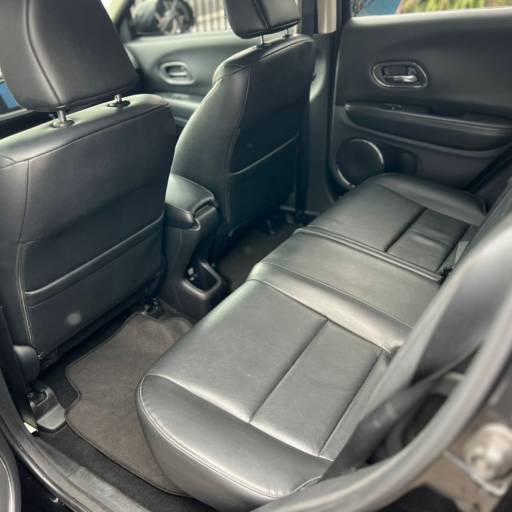 HONDA HRV 1.8 TOURING  em Botucatu, SP por Ricardo Veículos Multimarcas