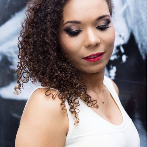 Maquiagem e Penteados por Espaço Belíssima