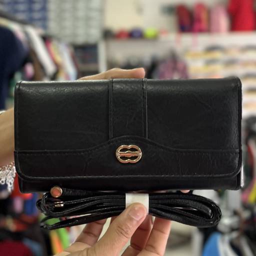 Carteira adulta em Uberlândia, MG por Lojas Dom Flavittos