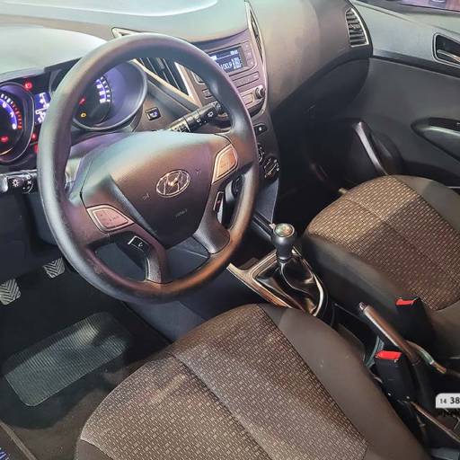 HYUNDAI HB 20 1.0 12V 4P FLEX COMFORT- 2017 em Botucatu, SP por AJ Veículos