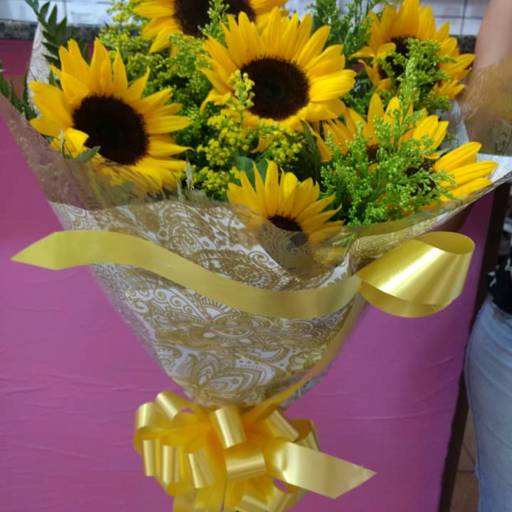 Buquê de 6 Girassóis em Ourinhos, SP por Flor de lis - Floricultura e Presentes