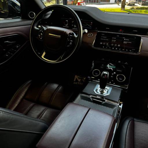 LAND ROVER EVOQUE P300 MHEV HSE R-DYNAMIC 2.0  em Foz do Iguaçu, PR por M7 Exclusive 